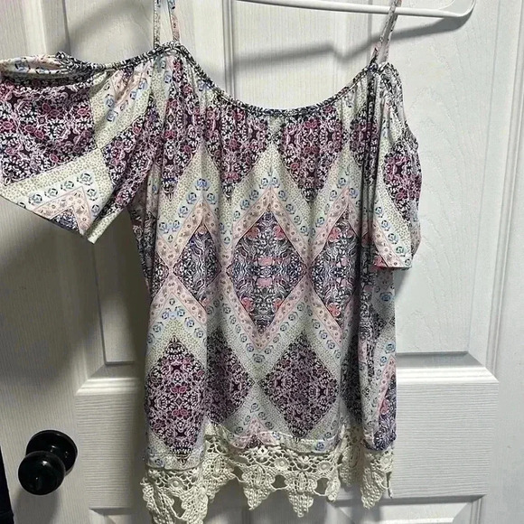 MAURICES OFF THE SHOULDER LACE TOP - Picture 4 of 4